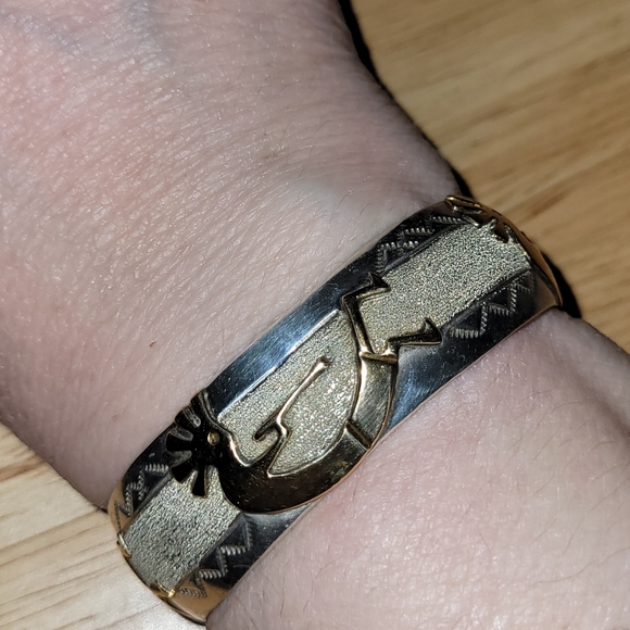 🌟 Collectable Hopi Kokopelli Cuff Sterling and Brass - Picture 6 of 17